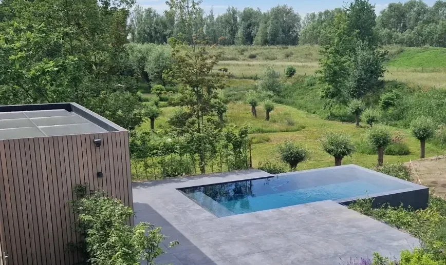 Uitzicht vanuit terras landschapstuin in Wamel