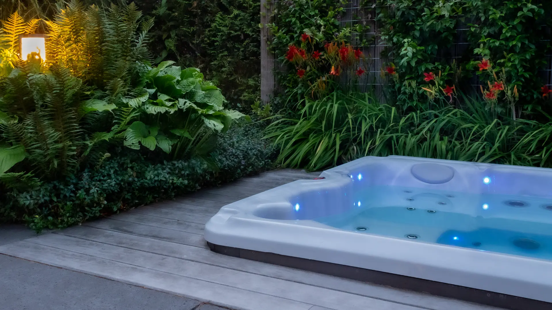 Jacuzzi in Nijmegen door Uw Tuin Hoveniers